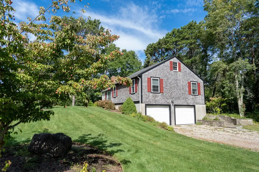 2 Mohegan Ln, Yarmouth Port, MA 02675 - #2