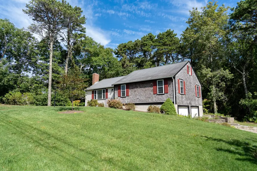 2 Mohegan Ln, Yarmouth Port, MA 02675 - #3