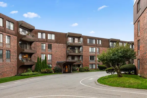 1008 Paradise Road #2J, Swampscott, MA 01907