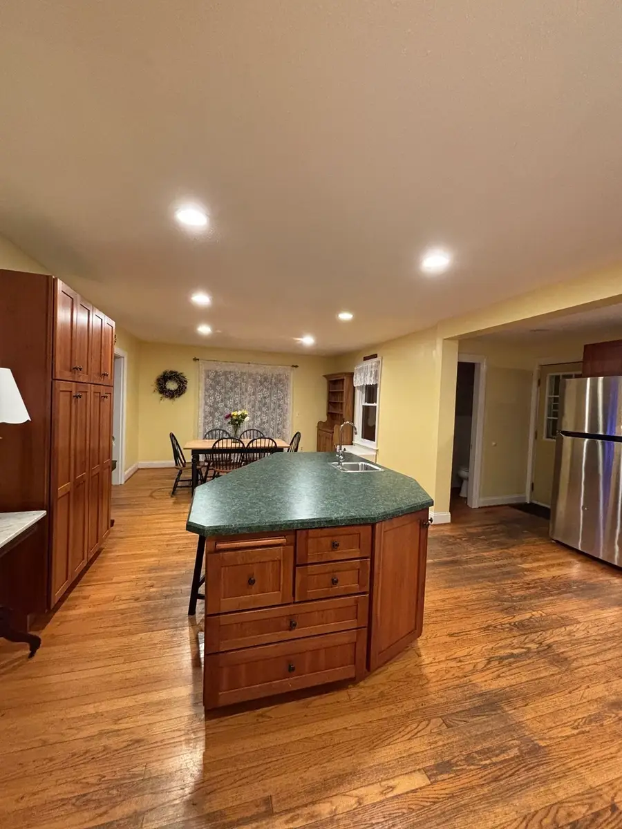 29 Rogers Ave, West Springfield, MA 01089 - #2