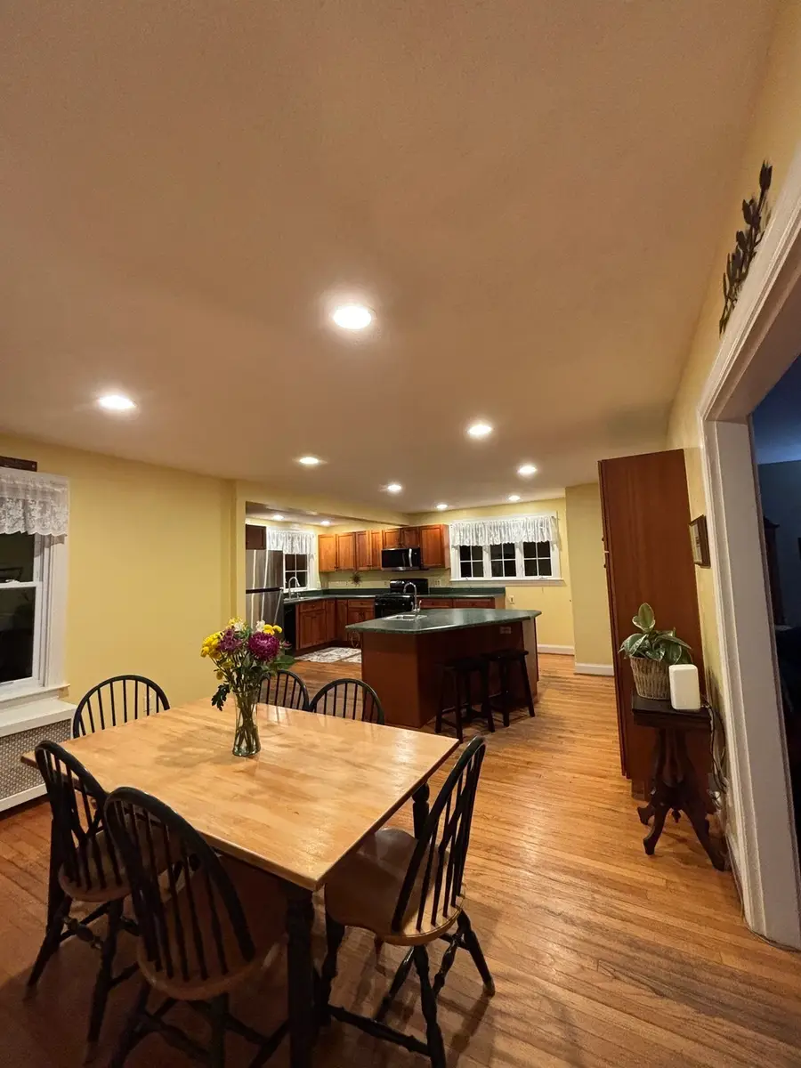 29 Rogers Ave, West Springfield, MA 01089 - #3
