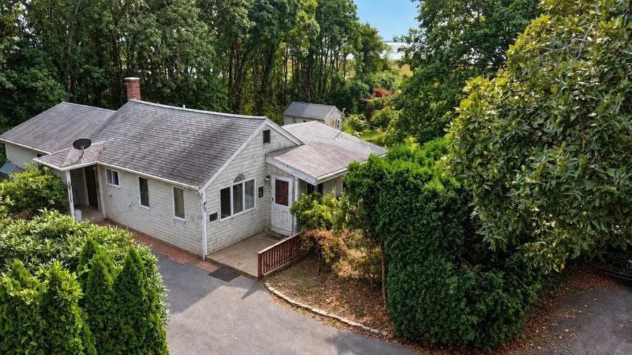 25 Whisper Ln, Fairhaven, MA 02719 - #3