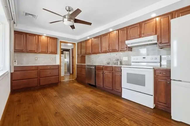 8 Oran Cir, Peabody, MA 01960 - #3
