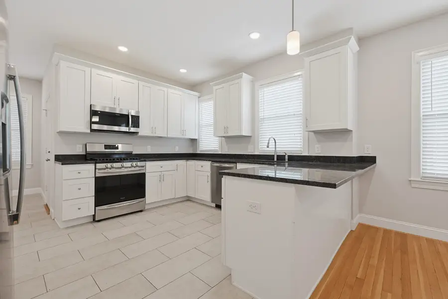 91 Verndale St, Brookline, MA 02446 - #2