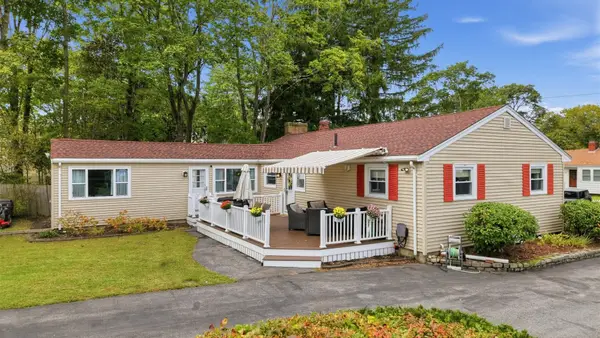 14 Laurel St, Taunton, MA 02780