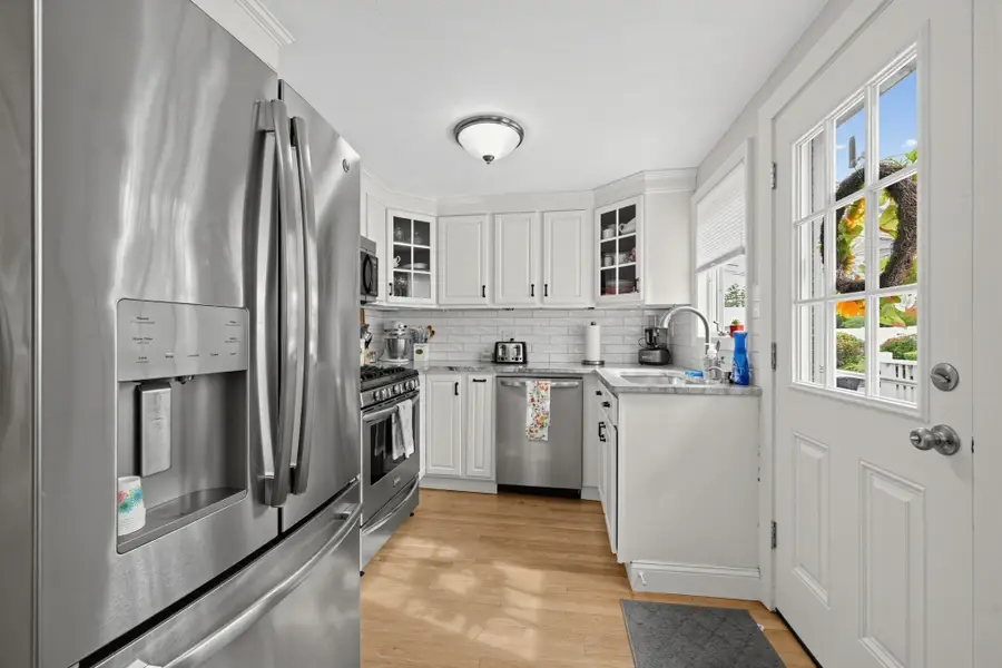 14 Laurel St, Taunton, MA 02780 - #2