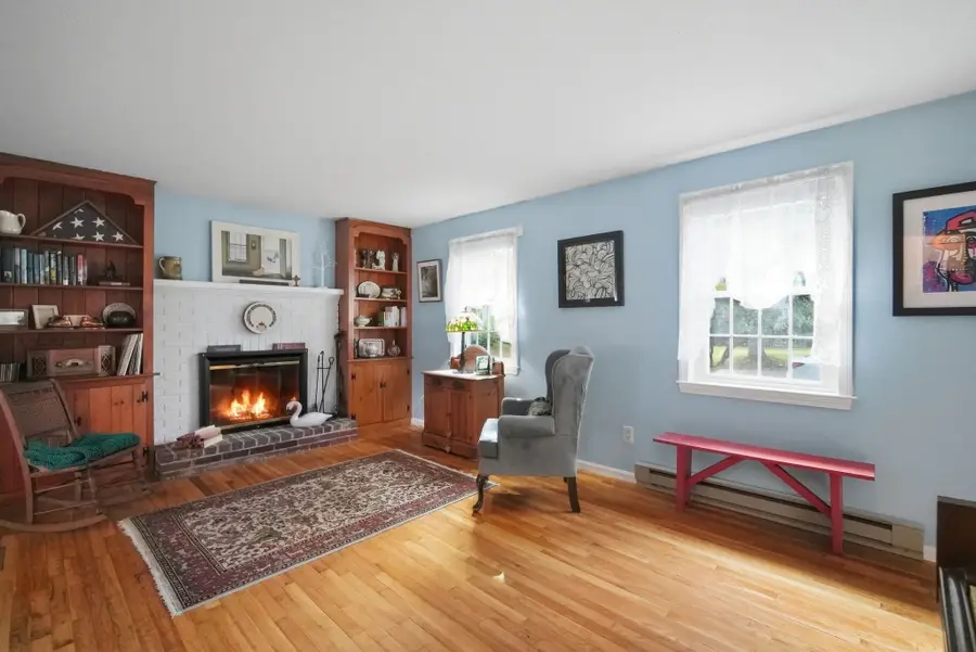 24 Sedgelia Street, Springfield, MA 01104 - #3
