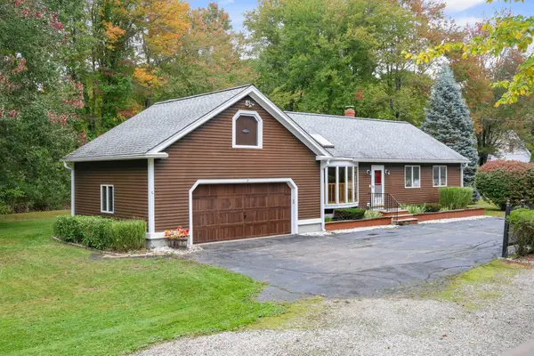 3 Amidon Ave, Amesbury, MA 01913