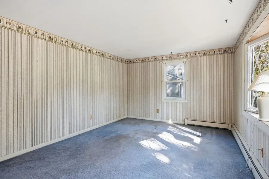 172 Barna St, Ludlow, MA 01056 - #3