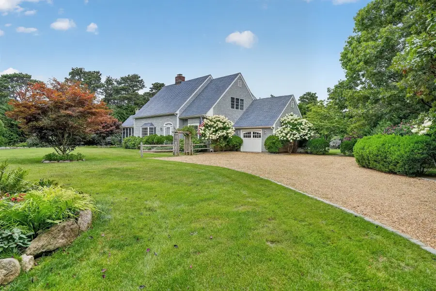 16 Old Dunhams Corner Way, Edgartown, MA 02539 - #3