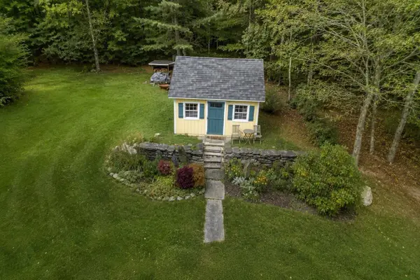 2 Taft Rd, Chester, MA 01011