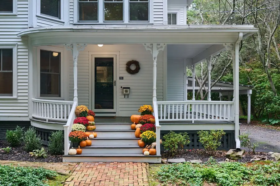 33 Gaylord St, Amherst, MA 01002 - #3