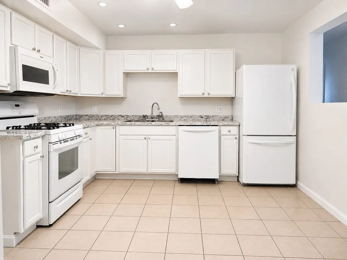 526 Third St #3, Fall River, MA 02721 - #1
