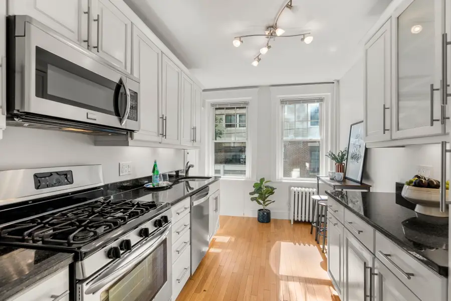 36 Dwight St #4, Brookline, MA 02446 - #2