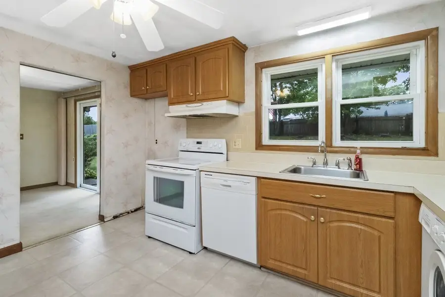 68 Colgate Rd, Brockton, MA 02302 - #2