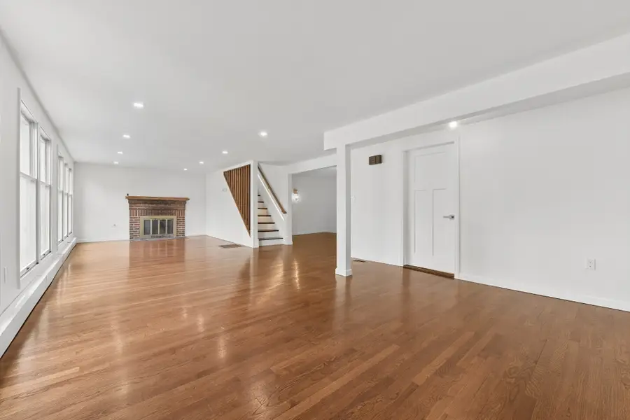 1 Frances Rd, Burlington, MA 01803 - #3