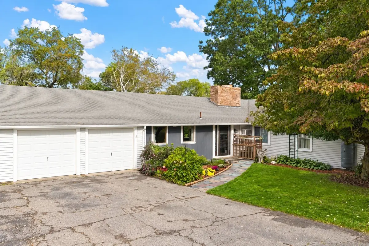 8 Bloomfield Ave, Middleboro, MA 02346 - #1