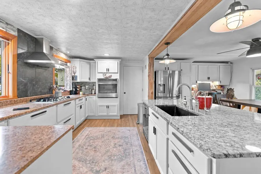 8 Bloomfield Ave, Middleboro, MA 02346 - #2