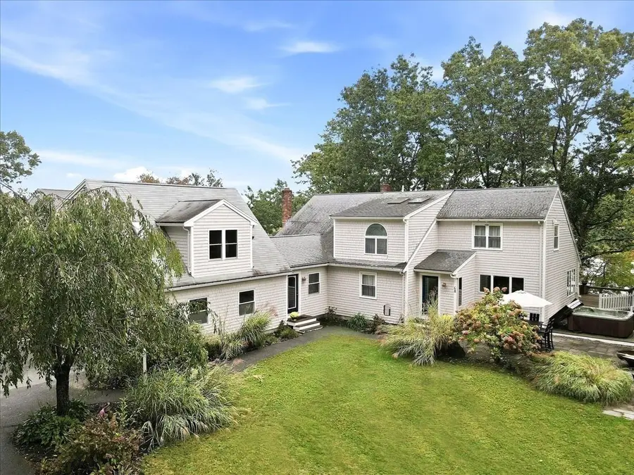 68 Fairview Ave, Pembroke, MA 02359 - #3