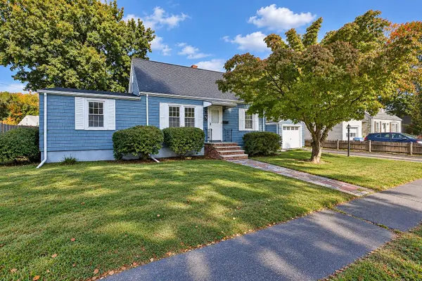 77 Paon Blvd, Wakefield, MA 01880