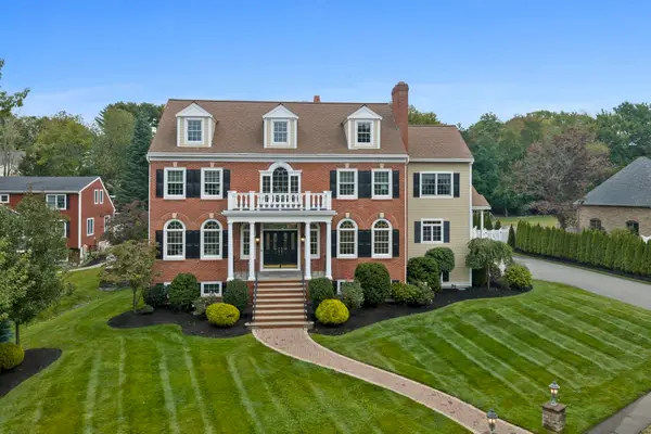 2 Hampton Court, Lynnfield, MA 01940