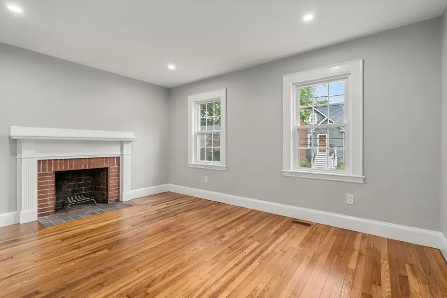 88 Decker St, Milton, MA 02186 - #3