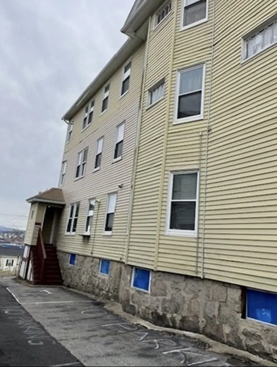 104 Sterling St, Worcester, MA 01610 - #2