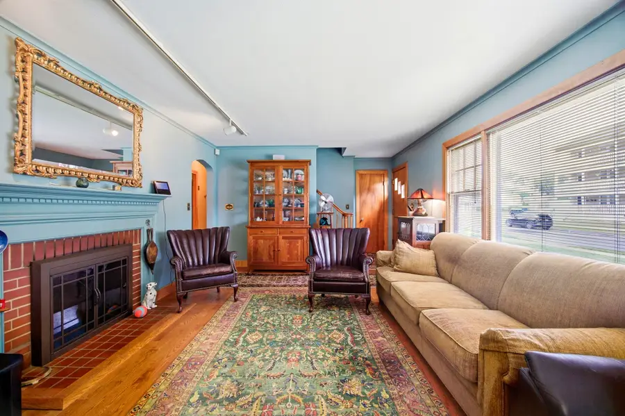 25 Saint Anthony St, Chicopee, MA 01013 - #3