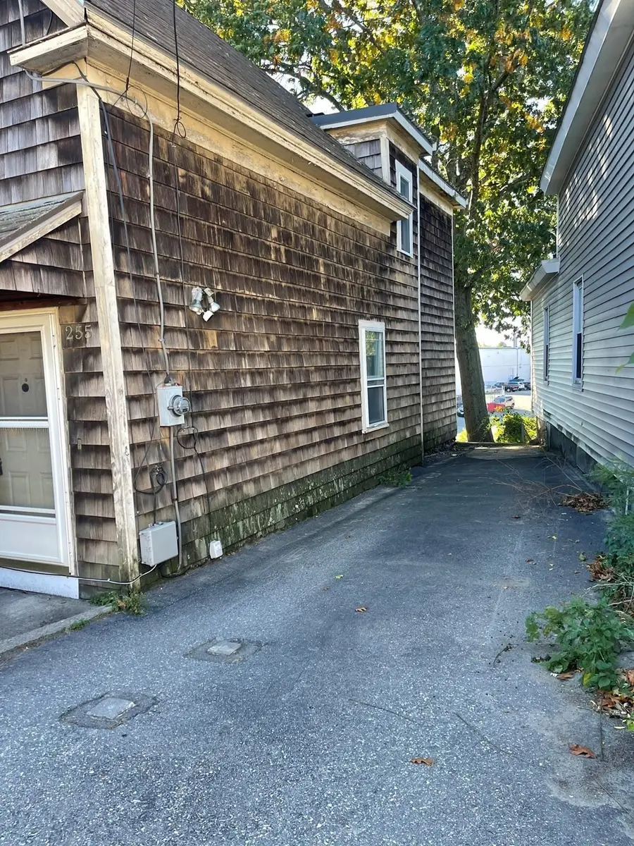 255 Plain St, Lowell, MA 01852 - #2