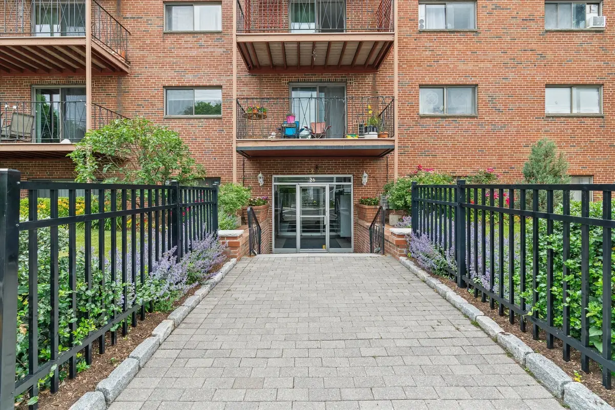 26 Waverly St #209, Boston, MA 02135 - #1