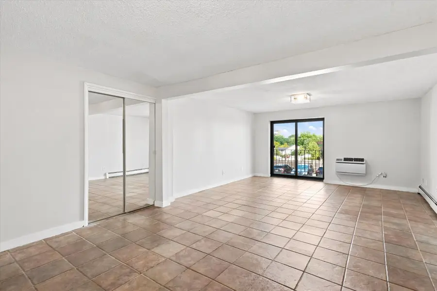 26 Waverly St #209, Boston, MA 02135 - #3