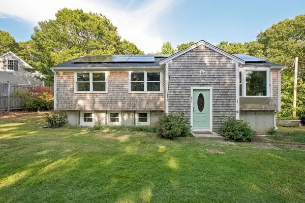 877 Bumps River Rd, Barnstable, MA 02632
