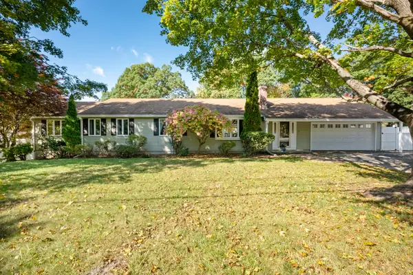 11 Carousel Dr, Millbury, MA 01527