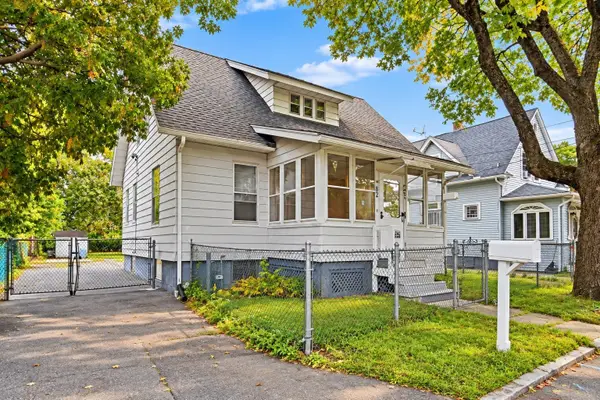 82 Gresham St, Springfield, MA 01119