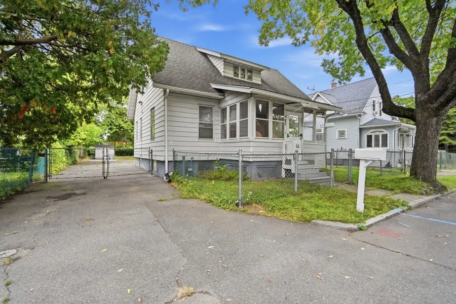 82 Gresham St, Springfield, MA 01119 - #2