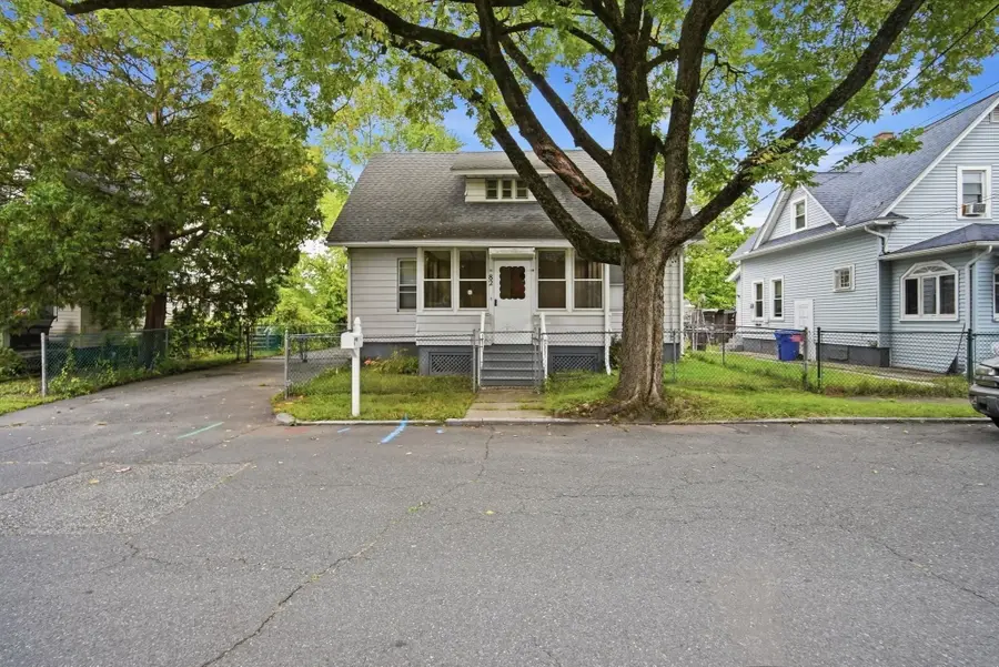 82 Gresham St, Springfield, MA 01119 - #3