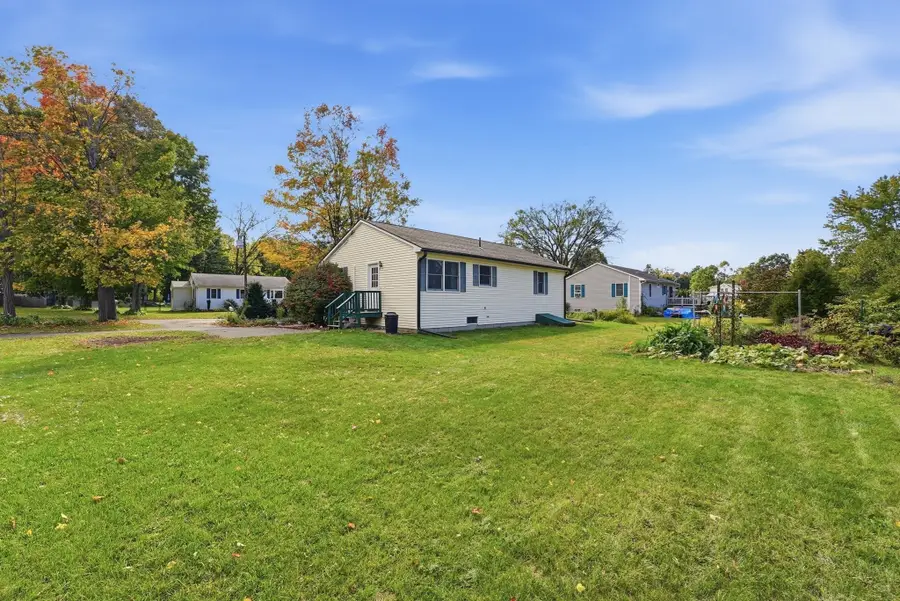 165 Ferry St, Easthampton, MA 01027 - #2