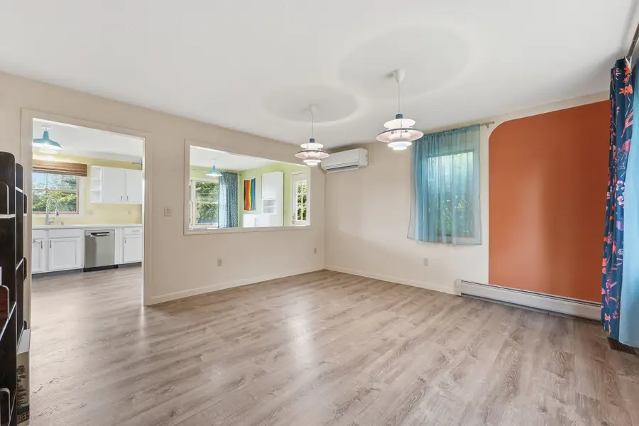 165 Ferry St, Easthampton, MA 01027 - #3