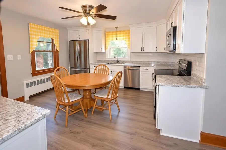 46 Litchfield Ave, Dracut, MA 01826 - #2