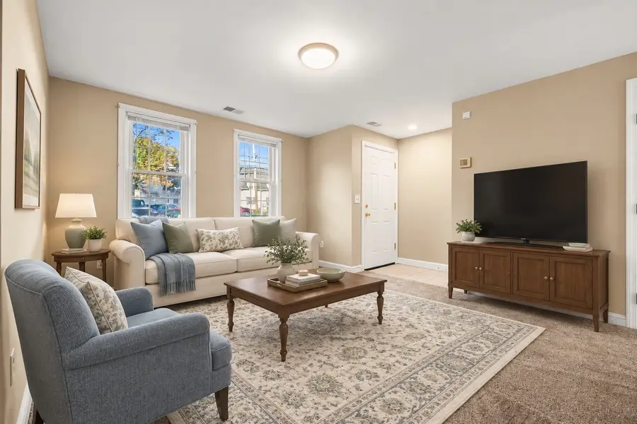 52 Warren St #8, Peabody, MA 01960 - #3