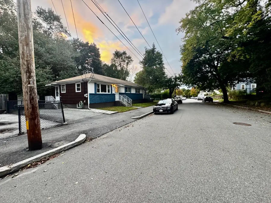 40 Harald St, Worcester, MA 01604 - #3