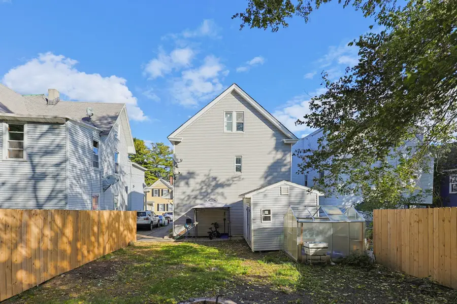 161 Smith St, Lowell, MA 01851 - #3