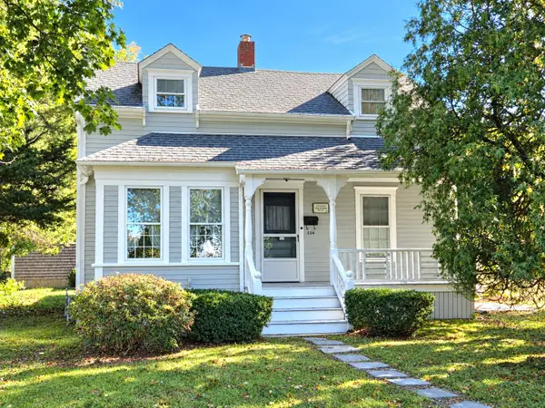 584 Slocum Rd, Dartmouth, MA 02747