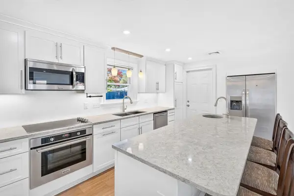 15 Roger Rd, Holbrook, MA 02343