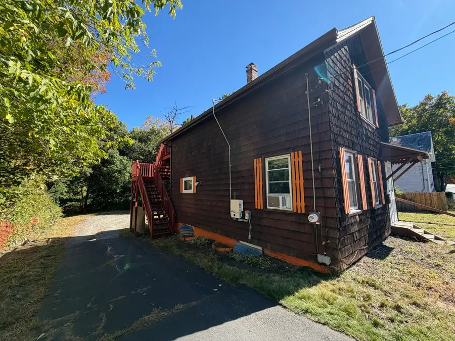 165 Chapman St, Greenfield, MA 01301 - #3