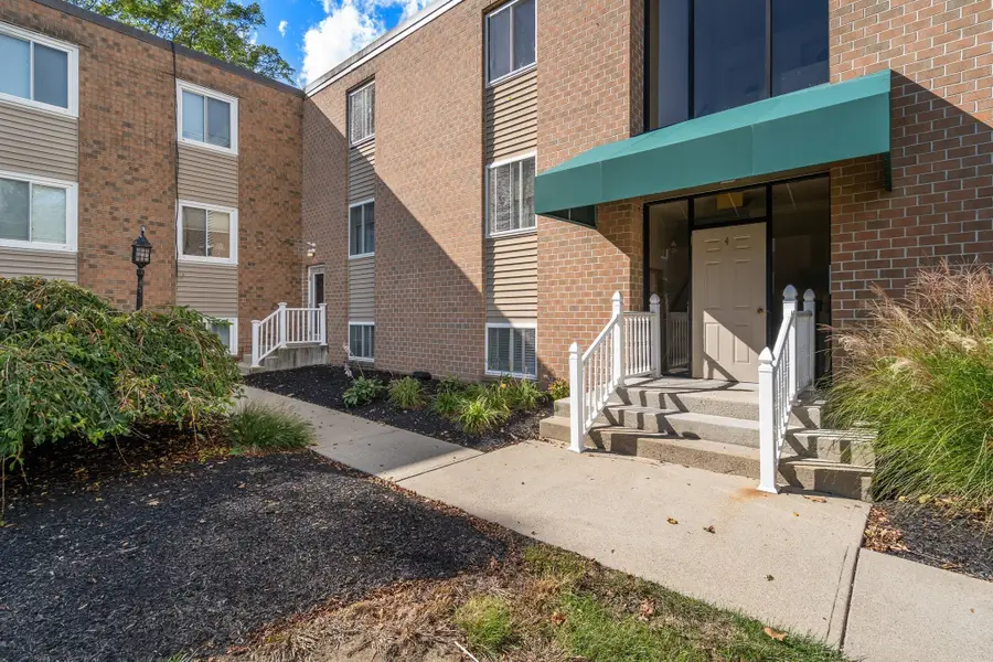 2 Main St #18, Valley Falls, RI 02864 - #2
