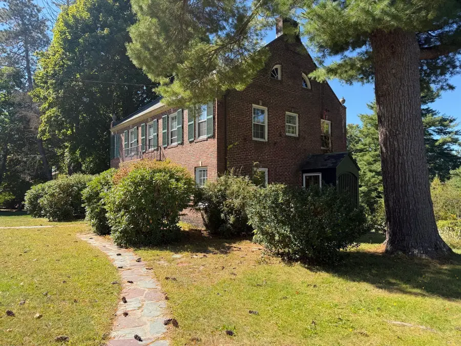 616 Bernardston Rd, Greenfield, MA 01301 - #3