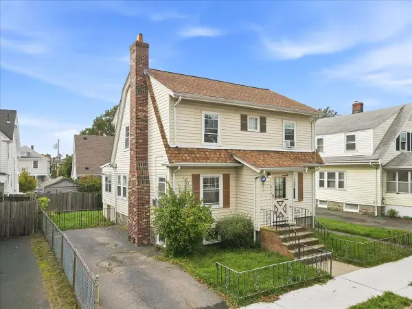 41 Eustis St, Quincy, MA 02170
