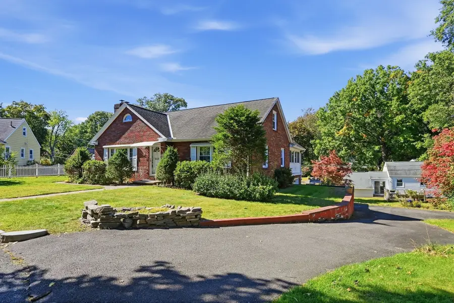 16 Holly Ct, Springfield, MA 01151 - #2