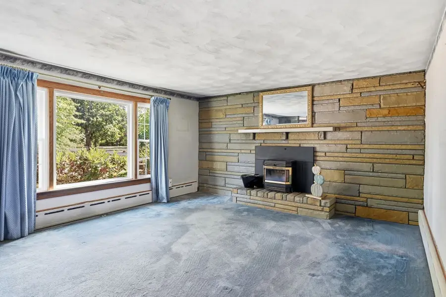 16 Holly Ct, Springfield, MA 01151 - #3